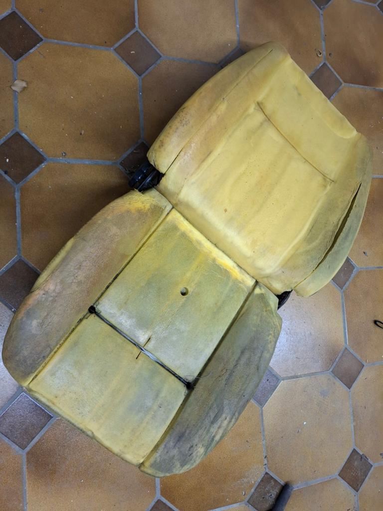 Frame en mousse voorzetel peugeot 205, Auto-onderdelen, Ophalen, Peugeot