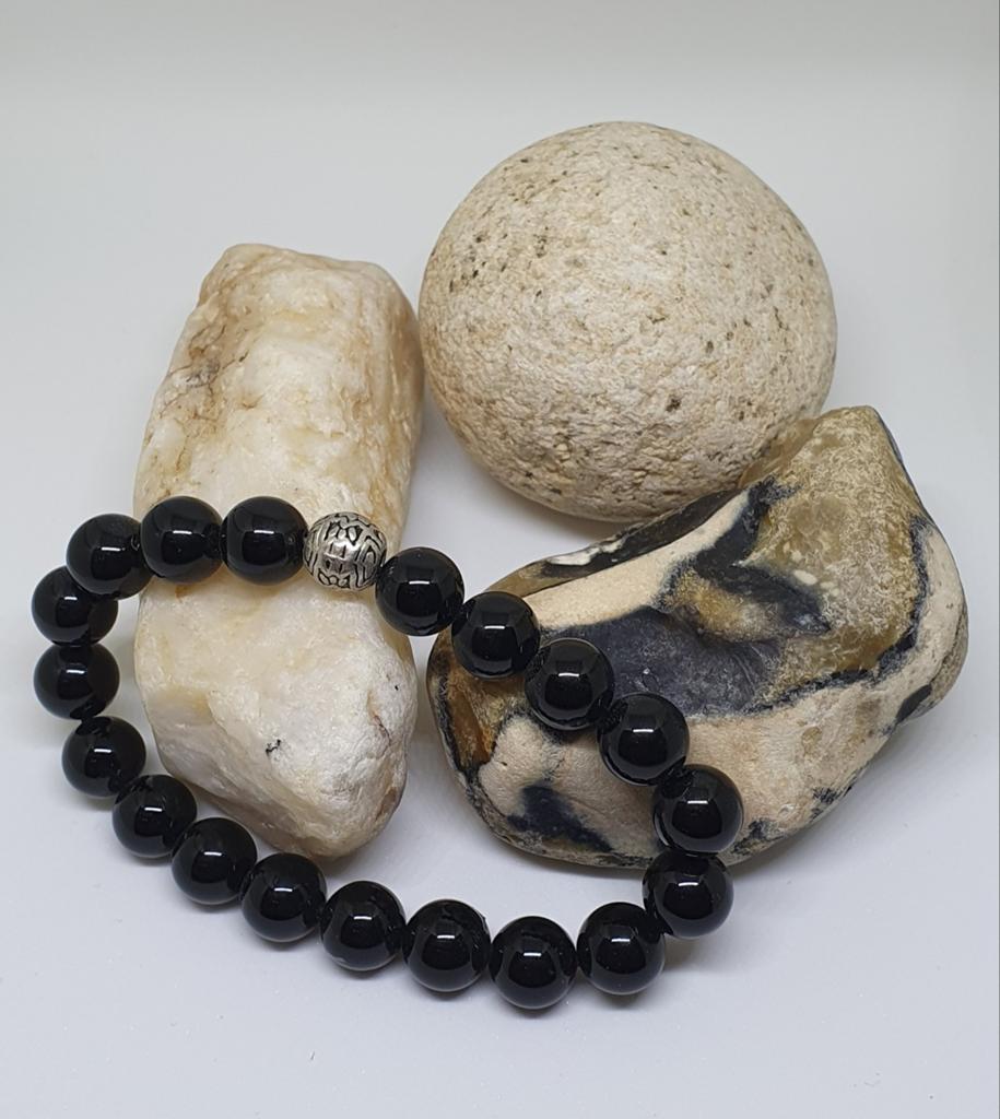 Bracelet fait main en perles noires brillantes et pierres na, Enlèvement ou Envoi, Neuf, Noir, Élastique