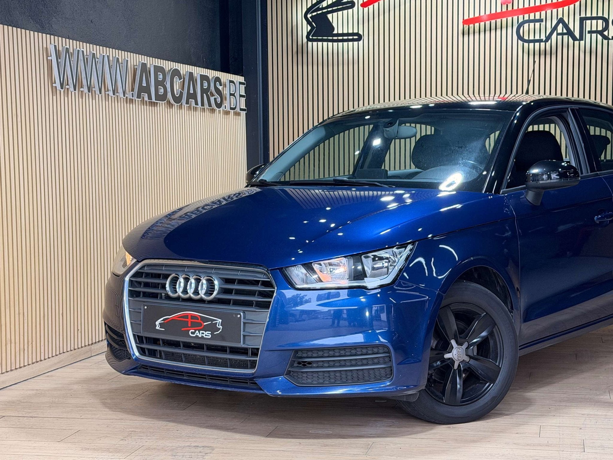 Audi A1 Sportback 1.4 TDi Sport * GARANTIE 12 MOIS * 12-2016, Auto's, Audi, 4 zetels, Stof, Navigatiesysteem, Blauw