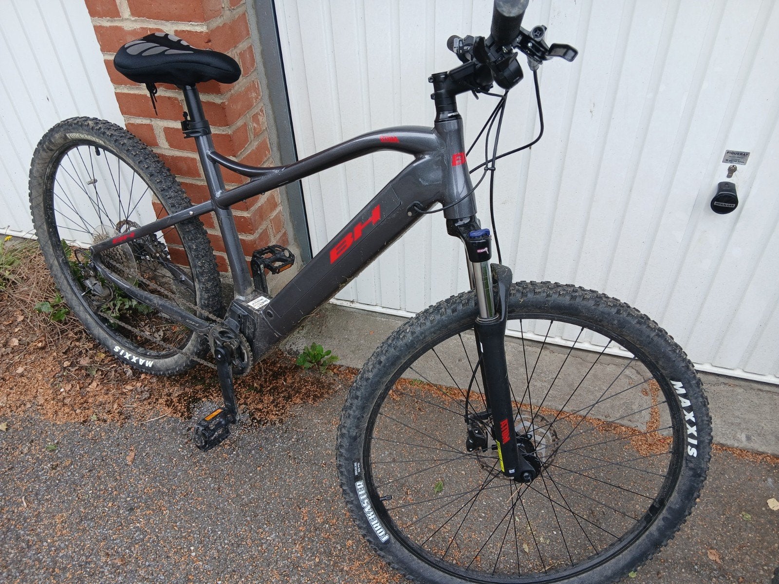 bh atom 29, Enlèvement