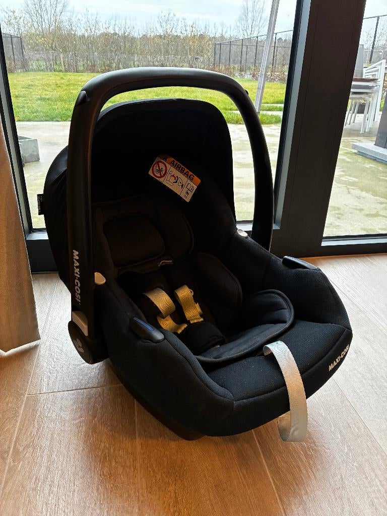 Maxi-Cosi CabrioFix i-Size Essential Graphite (2022), Autogordel of Isofix, Zo goed als nieuw, Maxi-Cosi, Ophalen