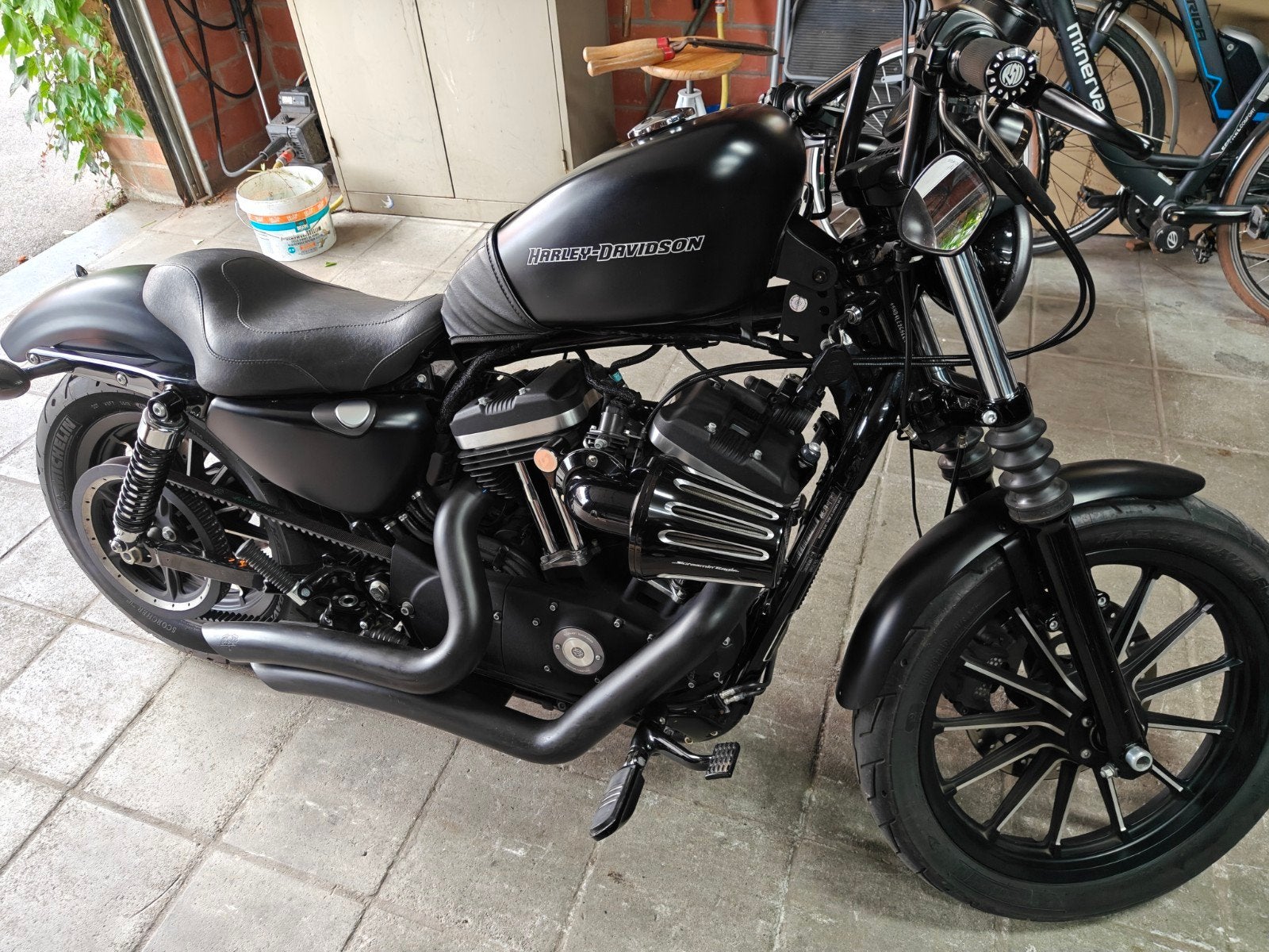 Harley Davidson 883 Iron, Motos, Motos | Harley-Davidson, Plus de 35 kW, Particulier, 883 cm³