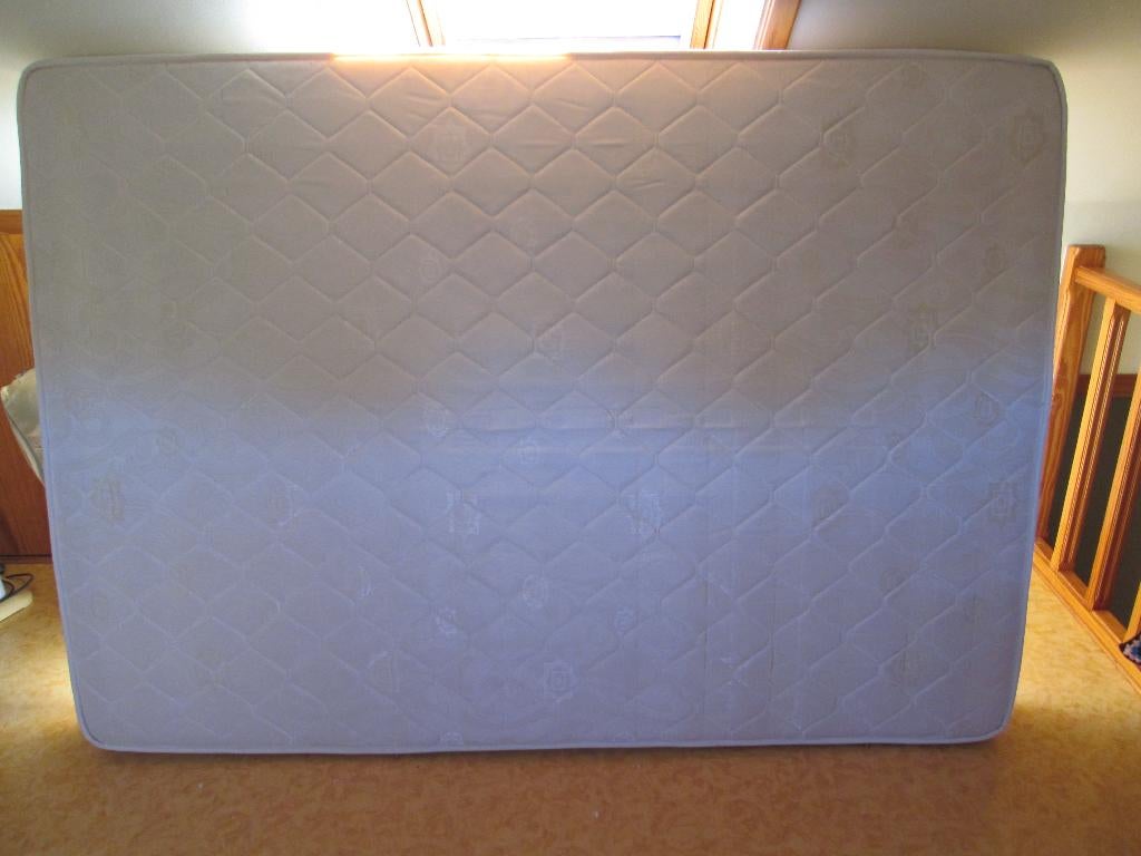 Matelas 1m40 sur 1m90, Tissu, 140 cm, Enlèvement, Utilisé