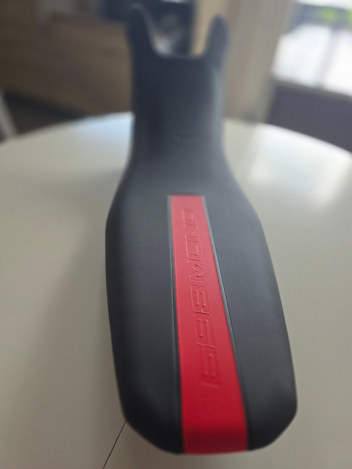selle 698 RVE, Particulier