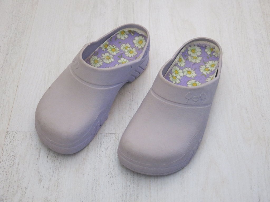 Een paar clogs of tuinklompen, maat 33-34, Enlèvement, Autres types
