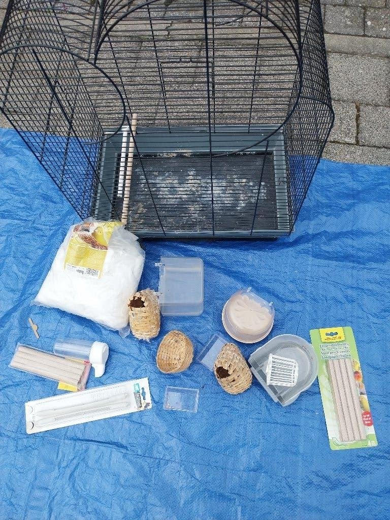 Vogelkooi met toebehoren..., Dieren en Toebehoren, Ophalen, Gebruikt, Vogelkooi