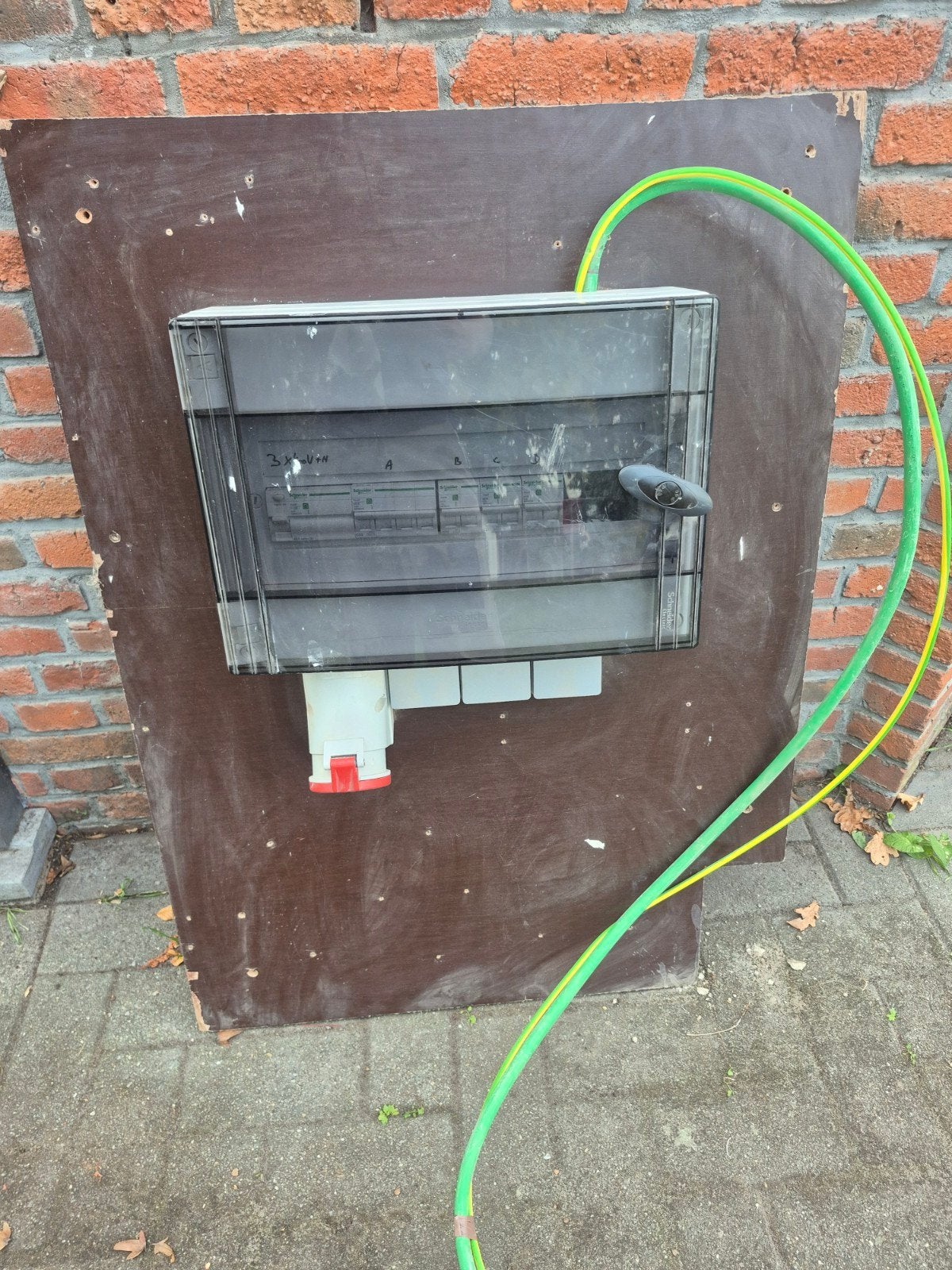 Mobiele stroomverdeelkast Schneider Resi9, 3x400V+N, getest, Ophalen, Zo goed als nieuw, Schneider Electric, Stekker