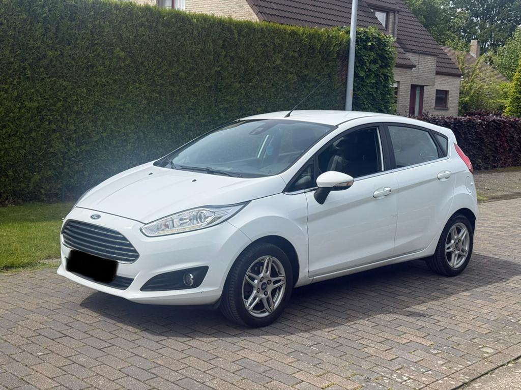 Ford fiesta 1.0 benzine 2015 euro6b gekeurd roze papier, Auto's, Stof, Wit, Handgeschakeld, 5 deurs