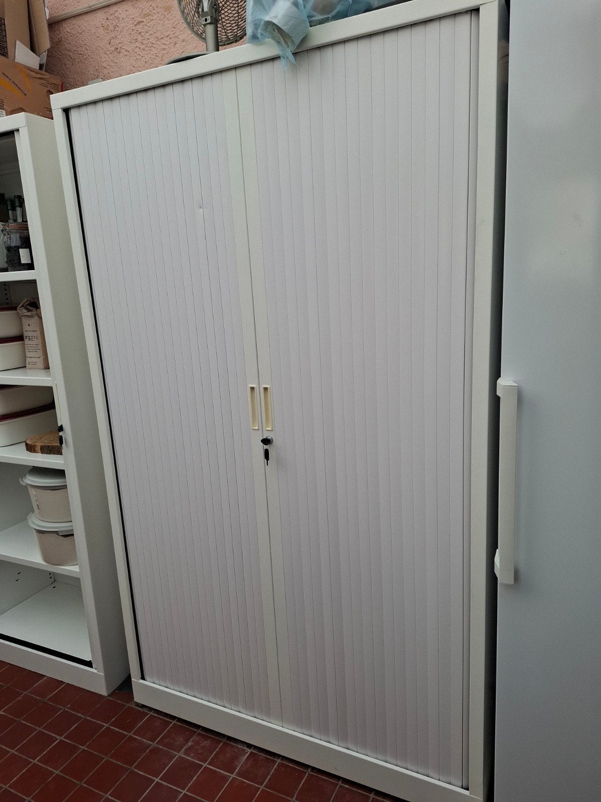 Metalen kast, Ophalen, Metaal