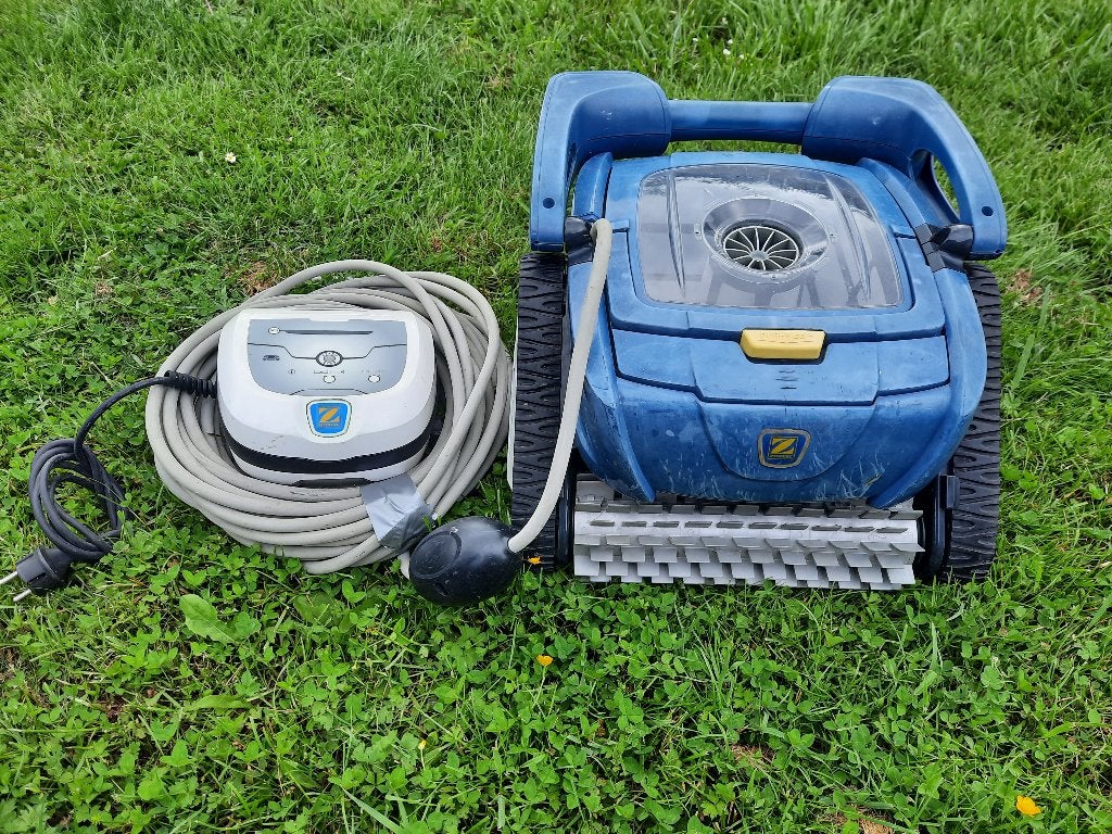 Robot nettoyeur de piscine ZODIAC, Enlèvement, Utilisé, Agent de nettoyage