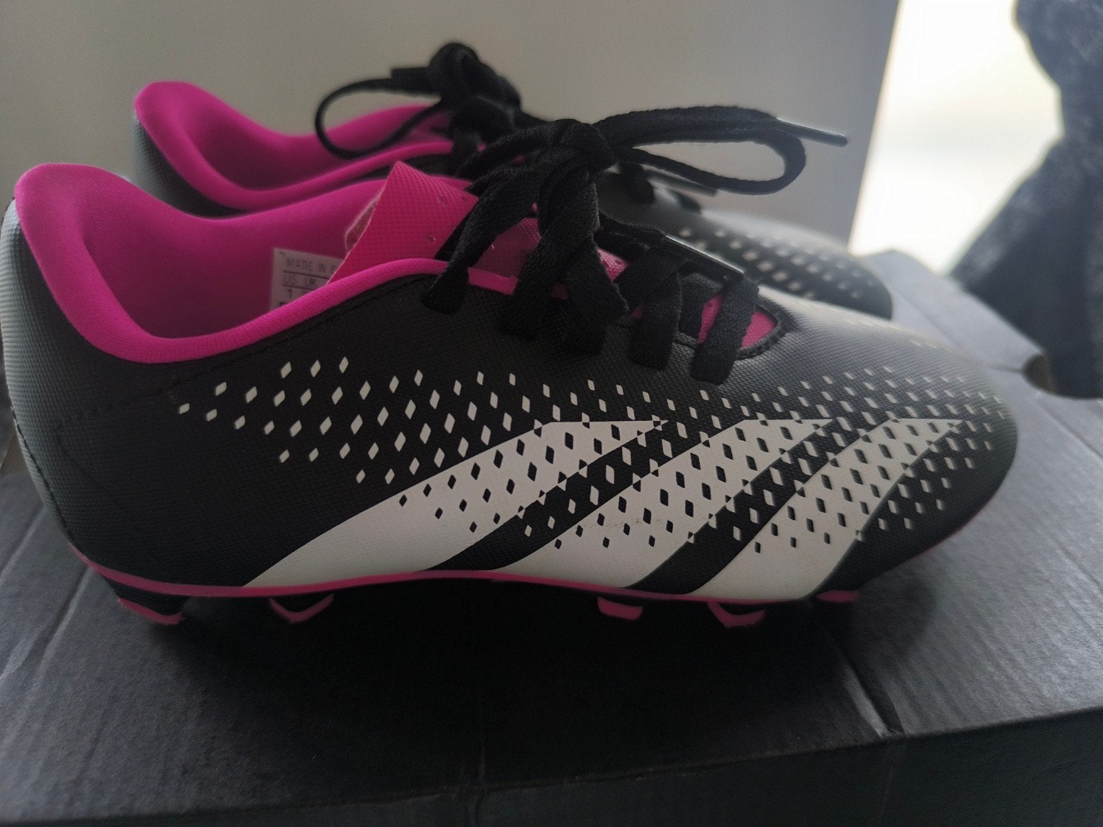 crampons adidas 32, Sports & Fitness, Comme neuf, Chaussures