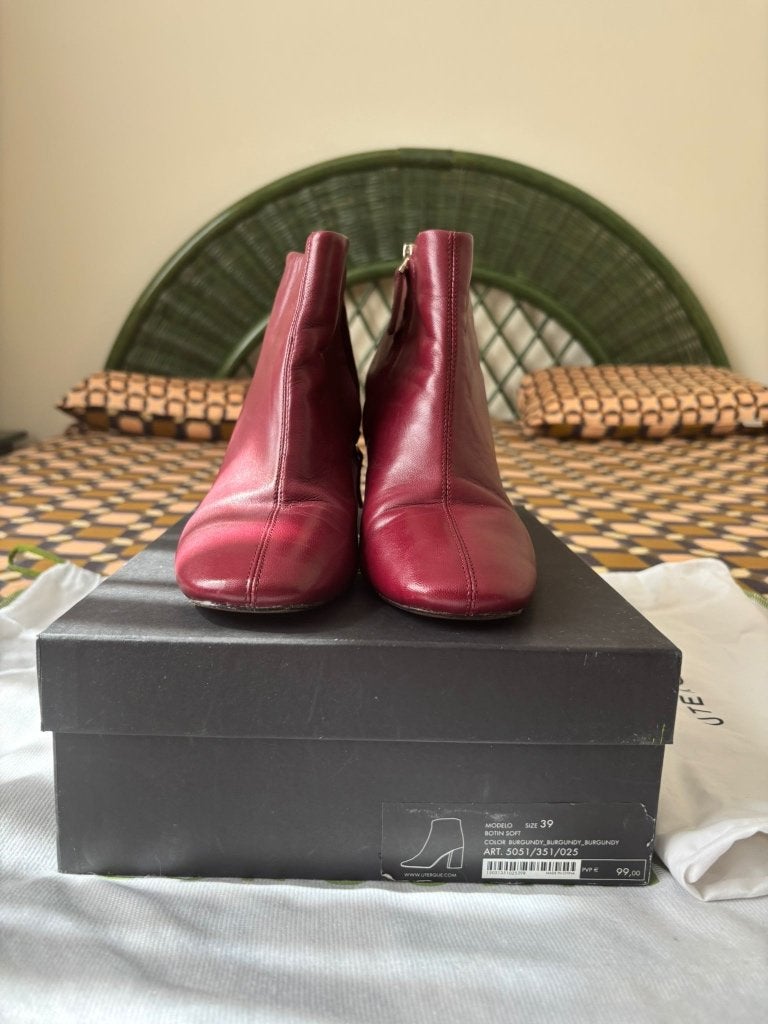 Bourgondische Uterqüe-laarzen, Kleding | Dames, Overige kleuren, Uterque, Lage of Enkellaarzen, Ophalen of Verzenden