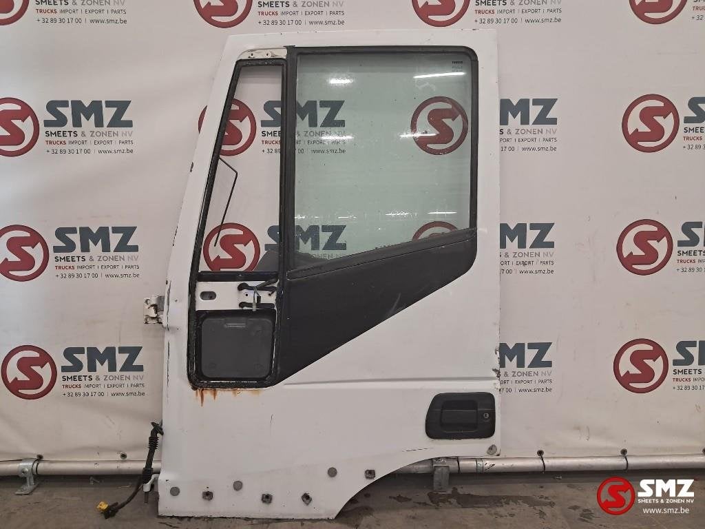 Occ porte gauche Iveco, Utilisé, Iveco, Carrosserie et Tôlerie