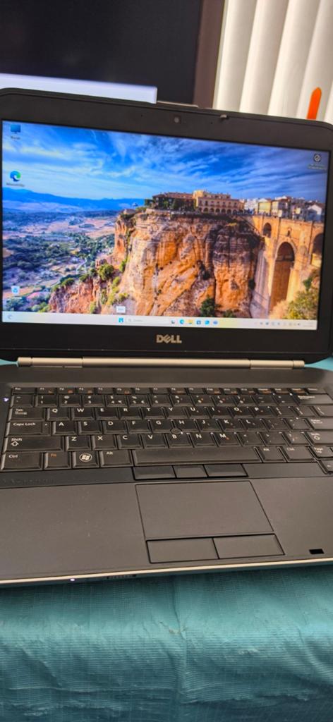 Ordinateur portable Dell i5 - 2e génération 128 Go SSD 8 Go, Informatique & Logiciels, Ordinateurs portables Windows, Enlèvement ou Envoi