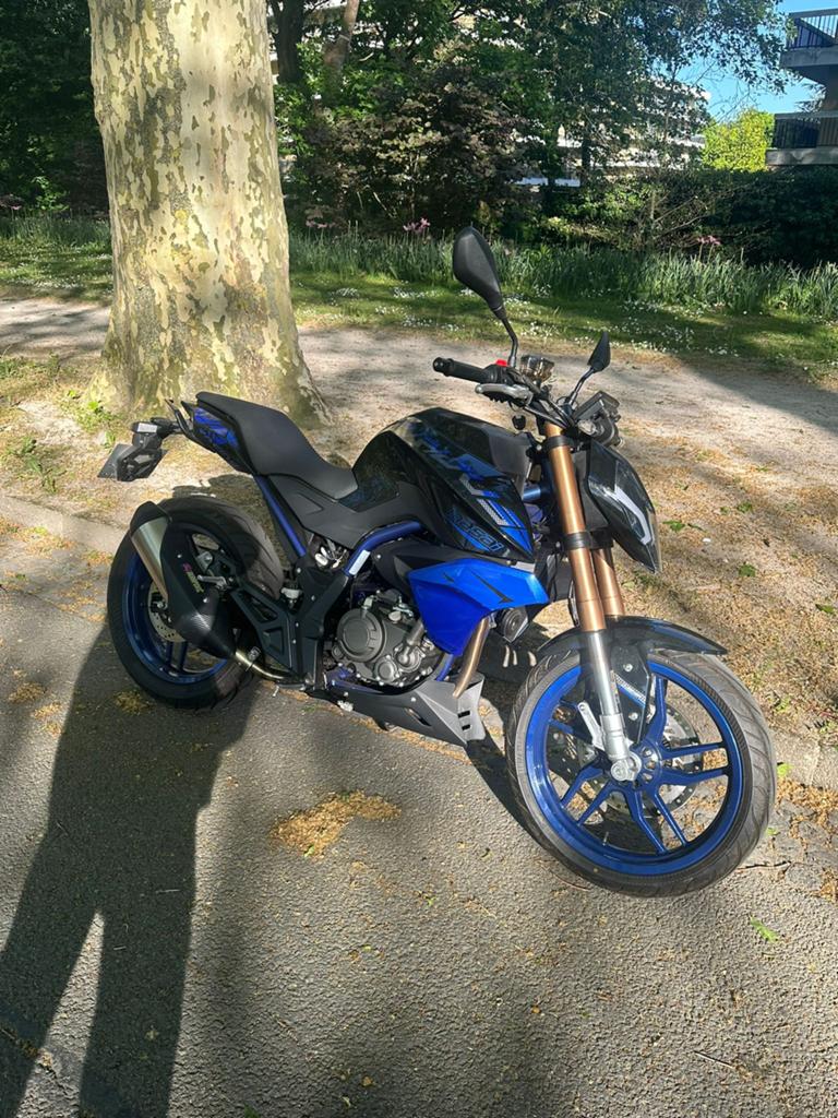 Moto mt 2021 - akrapovic, Motoren, Nieuw, Particulier, Handgeschakeld, Minimaal motorrijbewijs A1