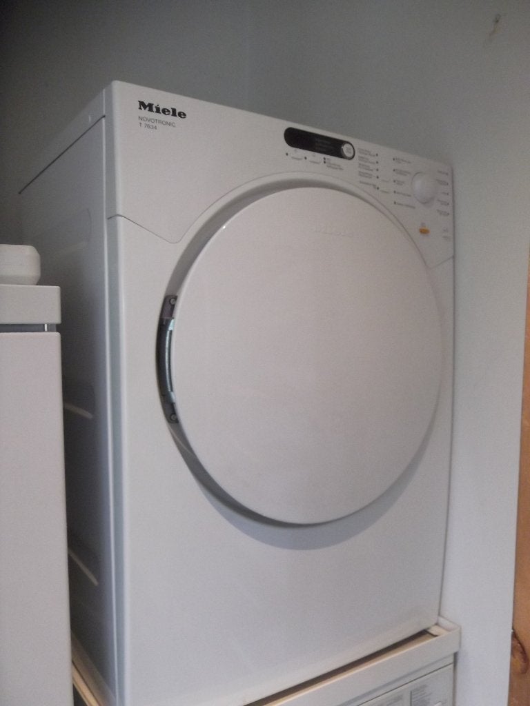 Kleine droogkast Miele Novtronic T7634, 4 tot 6 kg, Ophalen, Luchtafvoer, 85 tot 90 cm