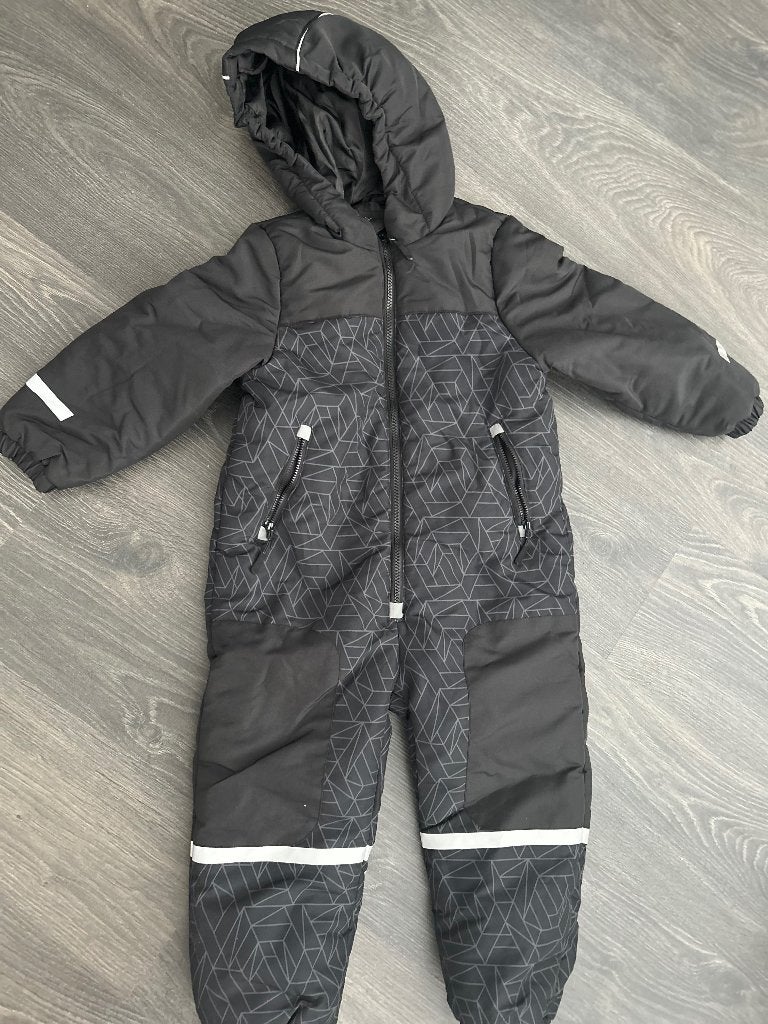 Snow clothes for kids, Enfants & Bébés, Paquets de vêtements pour enfants, Enlèvement ou Envoi, Comme neuf, Taille 110
