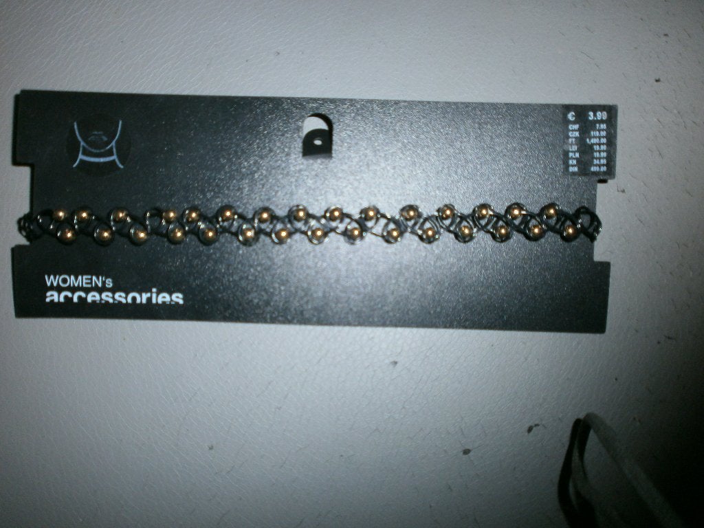 Collier ras de cou noir boules dorées NEUF, Bijoux, Sacs & Beauté, Colliers, Enlèvement ou Envoi, Neuf, Noir