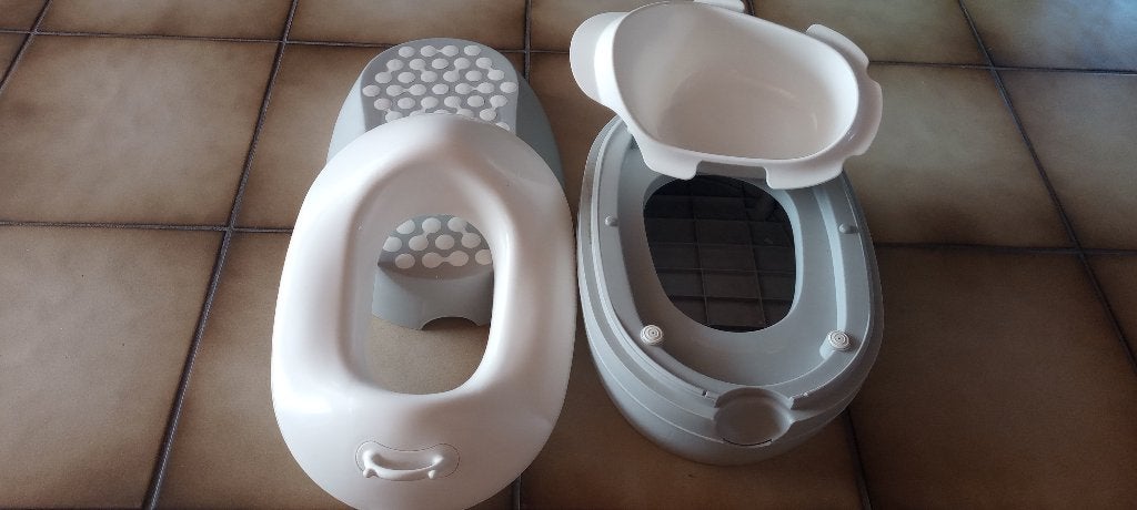 Plas- en reispotje incl. toiletverkleiner (3 in 1), Ophalen, Zo goed als nieuw