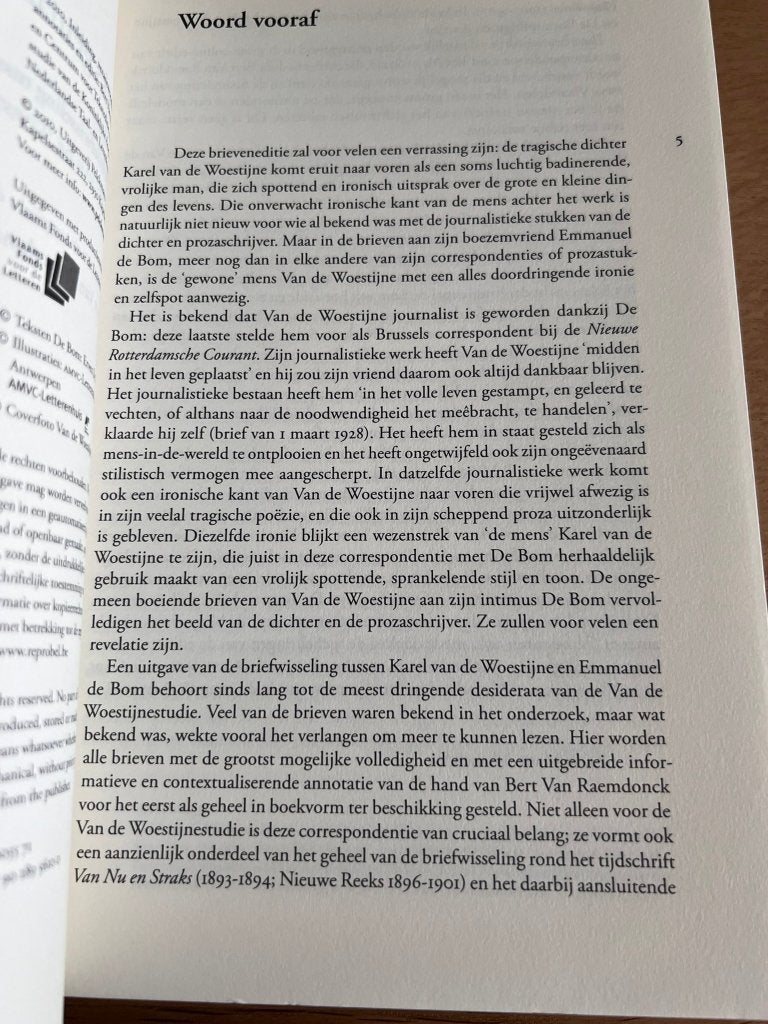 Niks geniaal vandaag, de briefwisseling tussen Karel v d Woe, Boeken, Ophalen of Verzenden, Zo goed als nieuw, Film, Tv en Media
