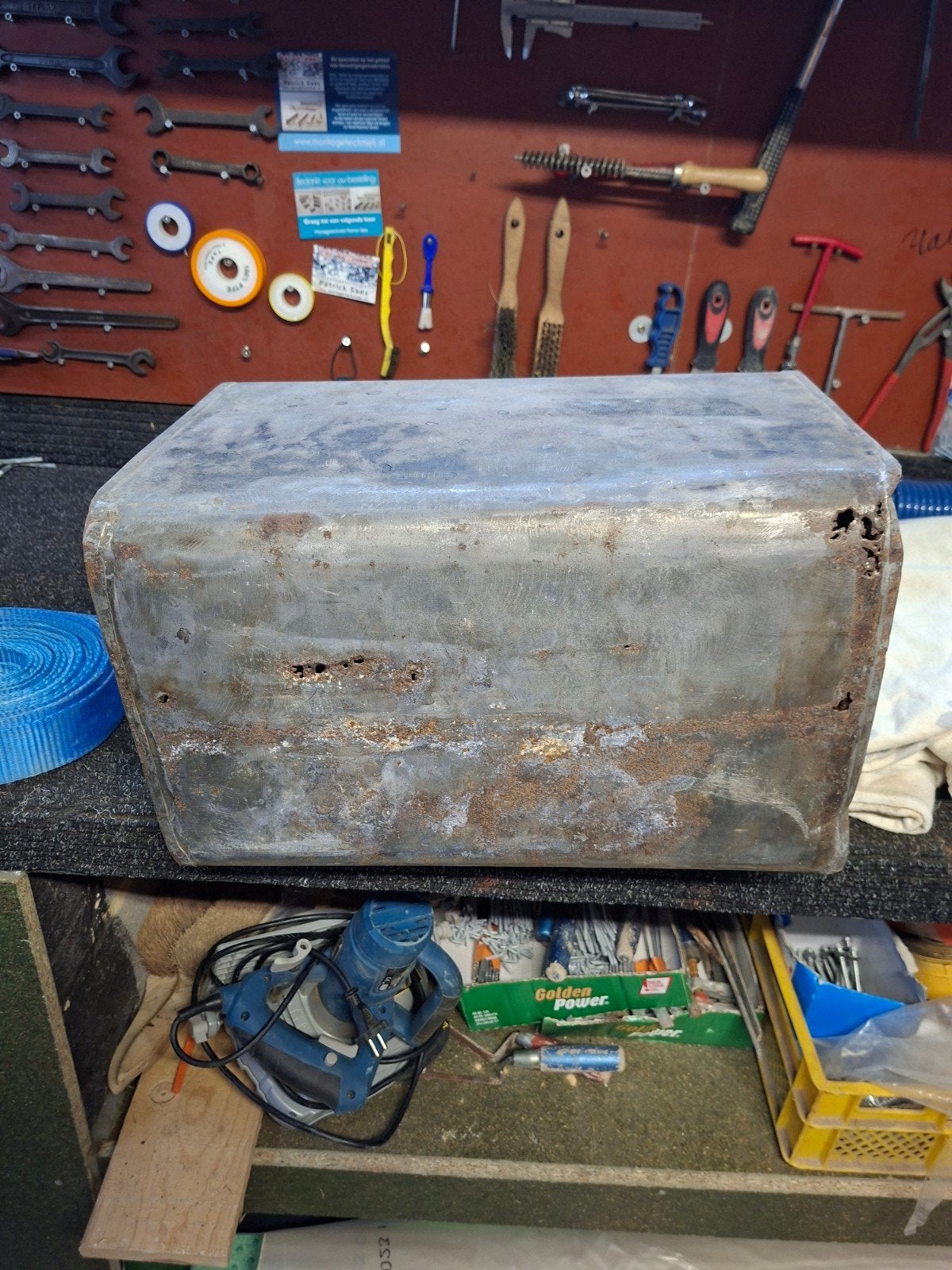 benzine tank willy.s jeep, Enlèvement