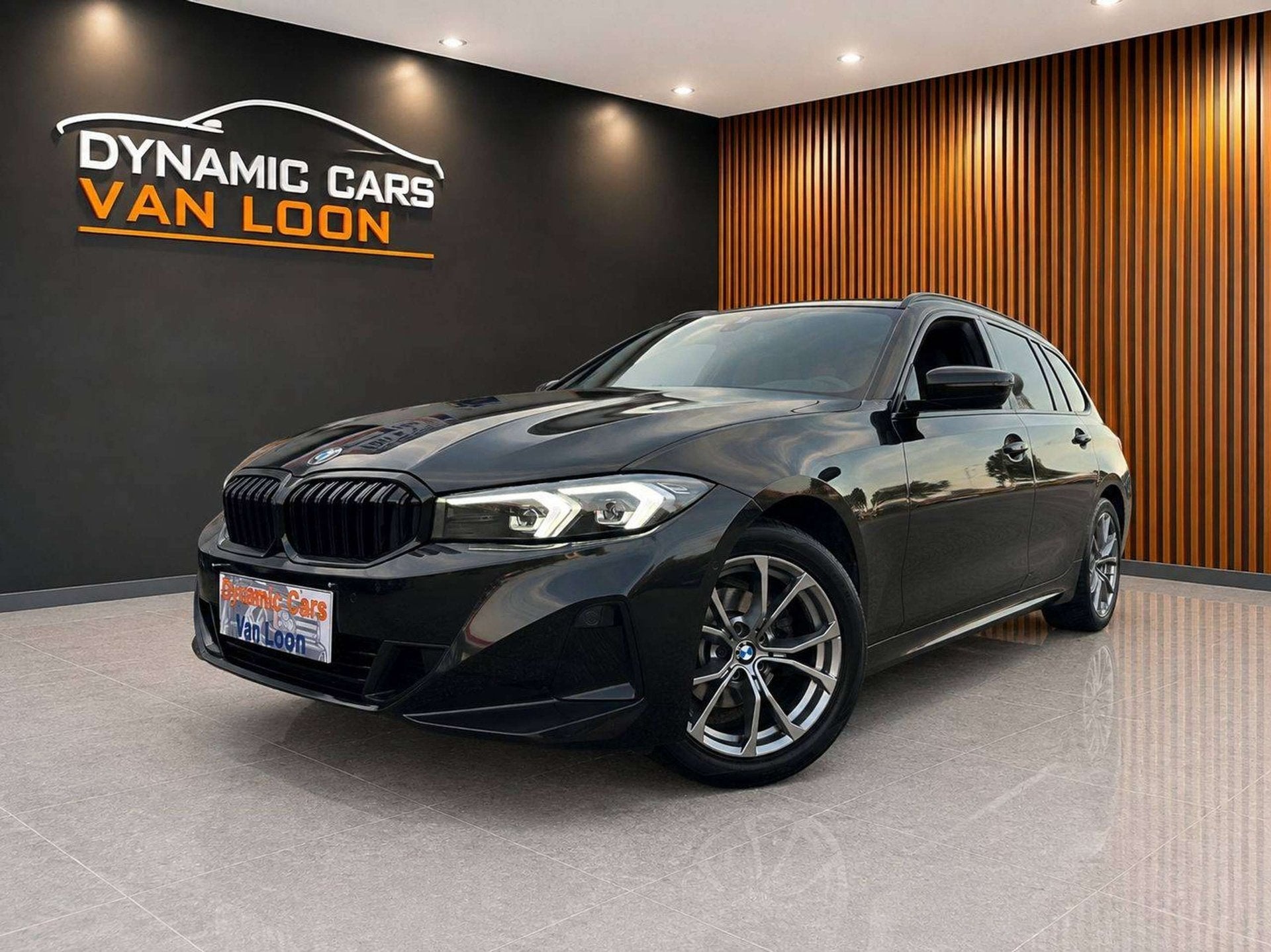 BMW 318 2.0i 156Pk Automaat Cruise Pdc Camera Full Led CarPl, Auto's, BMW, Gebruikt, 4 cilinders, 1650 kg, Zwart