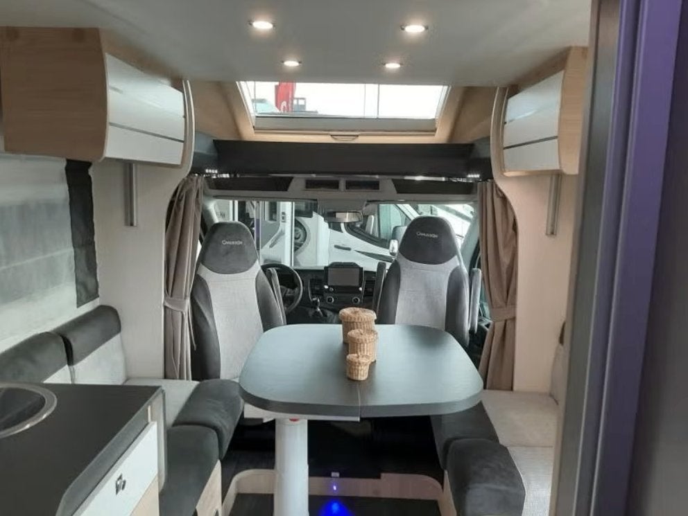 Ford Chausson First Line - instapklaar en volledig uitgerust, Luifel, Ford, Afzuigkap, 6 tot 7 meter