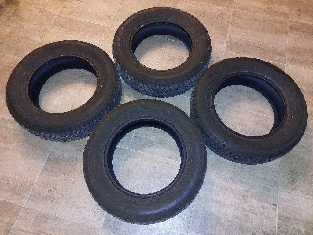 Pneu hivers YOKOHAMA 205/65 R16 95H - DOT 11/25 +- 10 000 KM, Pneus hiver, Enlèvement ou Envoi, 16 pouces, Véhicule de tourisme