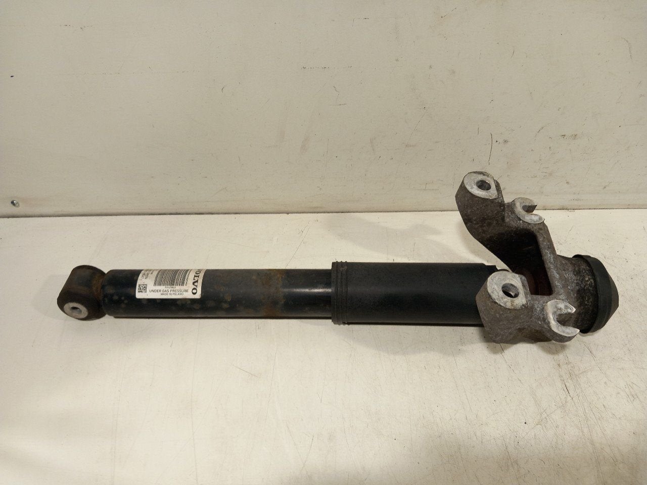 Schokbreker links achter Volvo XC90, Onderdelen@venauto.nl, Van der Ven Autorecycling B.V., Ettenseweg 76, 4706 PB Roosendaal, The Netherlands
