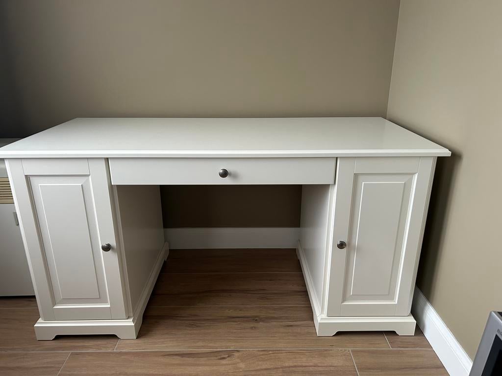 Bureau, Huis en Inrichting, Bureaus, Ophalen, Hout, Zo goed als nieuw, IKEA
