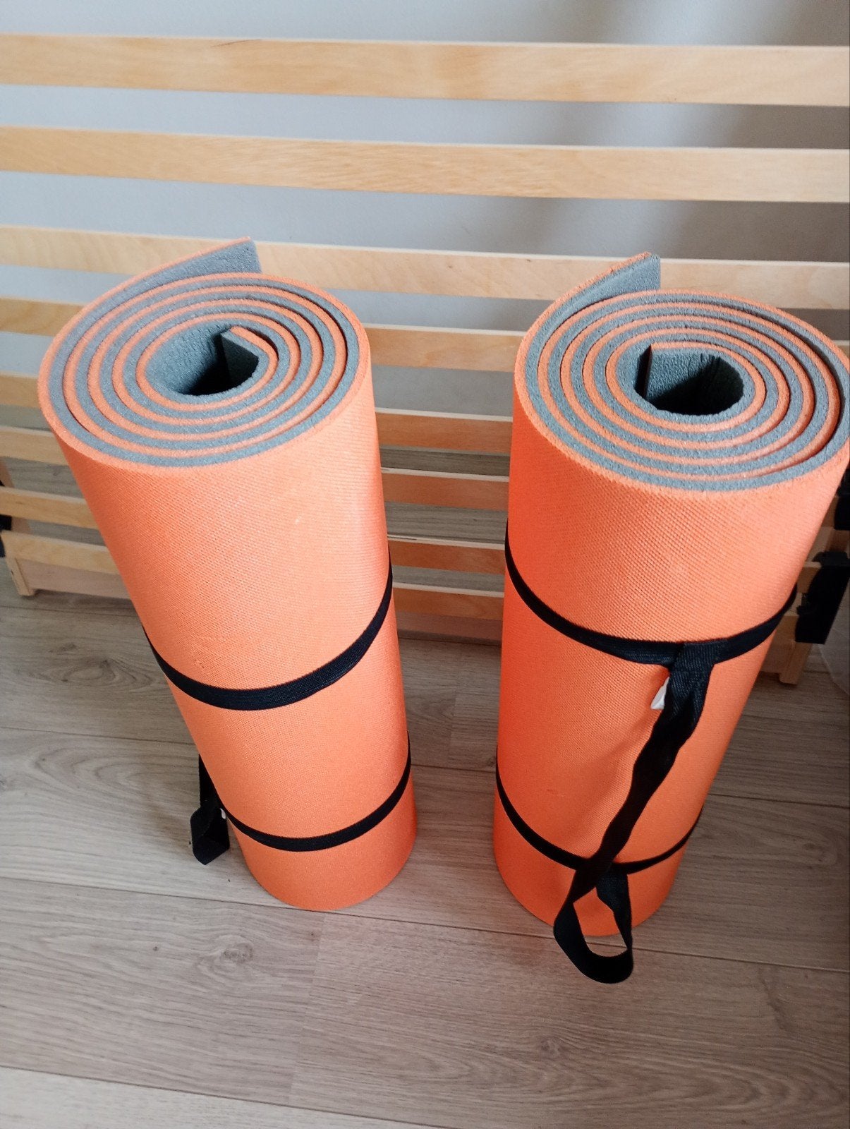 2 matelas de couchage isothermes en parfait état, Enlèvement