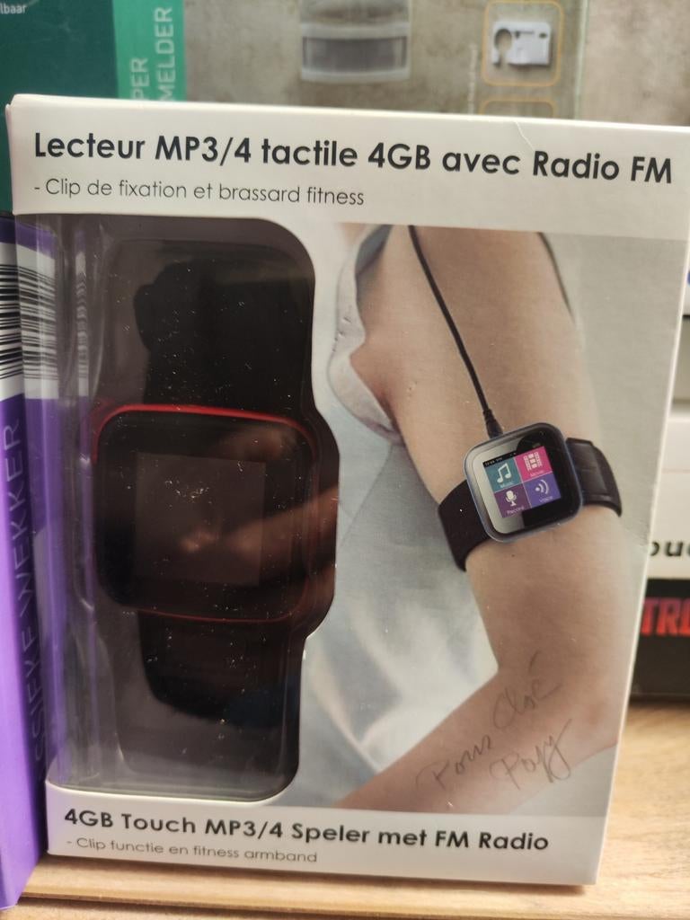 Lecteur Mp3/4 4GB  avec radio Fm NEUF, TV, Hi-fi & Vidéo, Lecteurs Mp3 | Accessoires | Apple iPod, Enlèvement