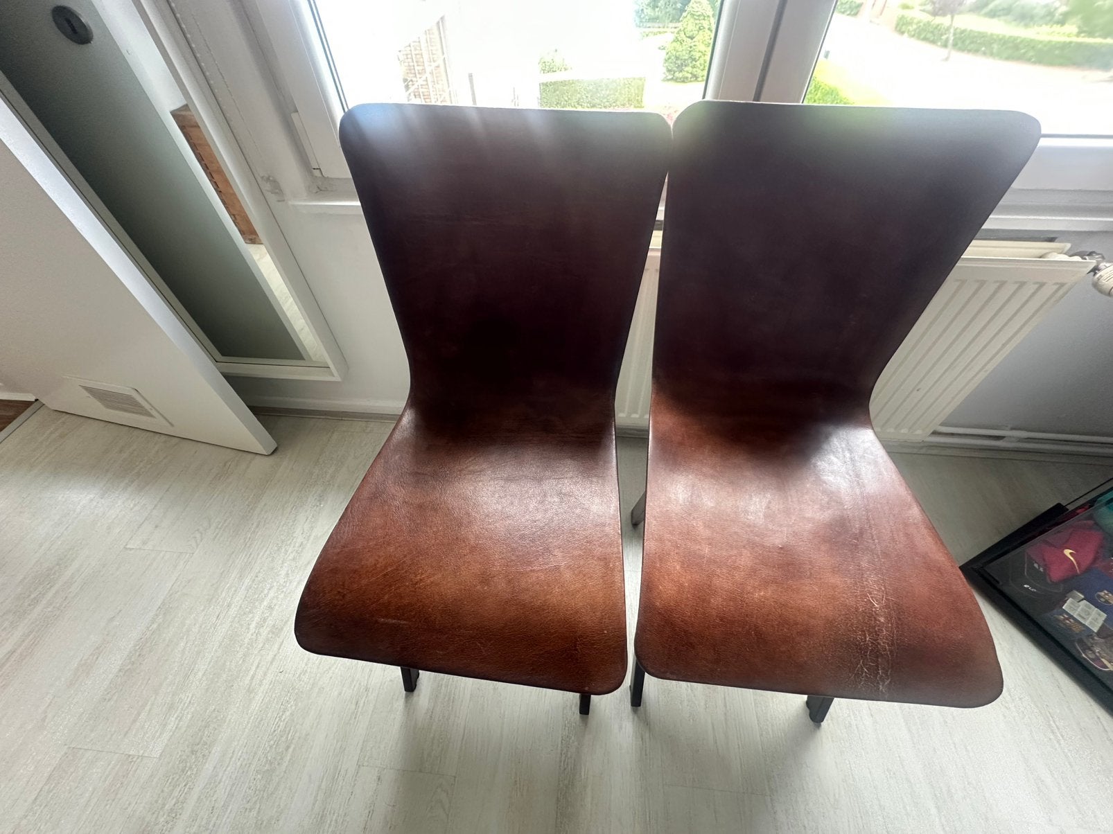 Chaises  Manfield cuir & pieds en metal, Maison & Meubles, Fauteuils, Enlèvement, Comme neuf, Cuir, Desing