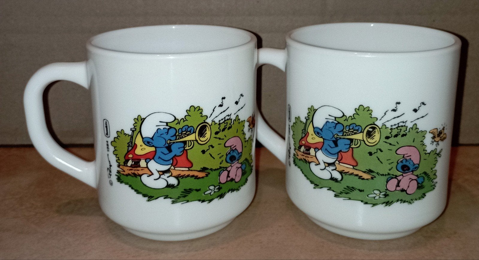 2x koffietas/ mok De Smurfen (Peyo, 1984), Enlèvement ou Envoi, Comme neuf, Différents Schtroumpfs, Ustensile
