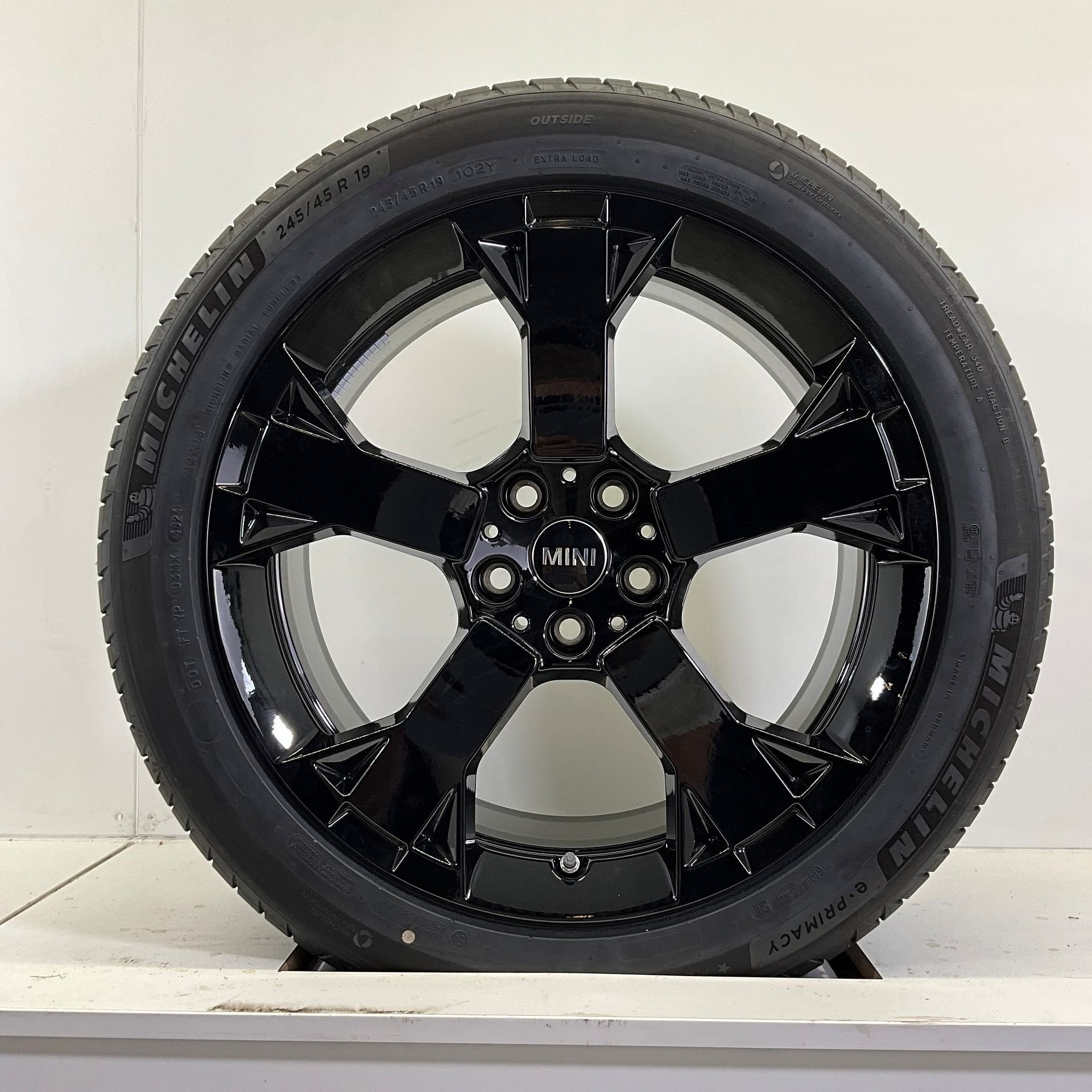 MINI COUNTRYMAN U25 JCW 948 SET VELGEN + ZOMERBANDEN 19 INCH, Auto-onderdelen, Banden en Velgen, 19 inch, -, -, Banden en Velgen