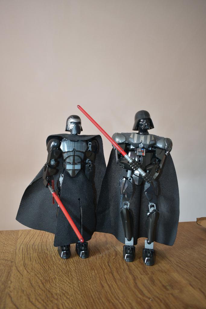 LEGO Star Wars 75111 - Darth Vader en 75117 - Kylo Ren, Ophalen, Zo goed als nieuw, Overige typen