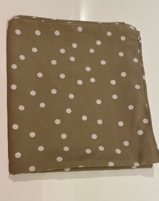 Beige foulard met witte bolletjes, Kleding | Dames, Mutsen, Sjaals en Handschoenen, Ophalen of Verzenden, Nieuw, Sjaal