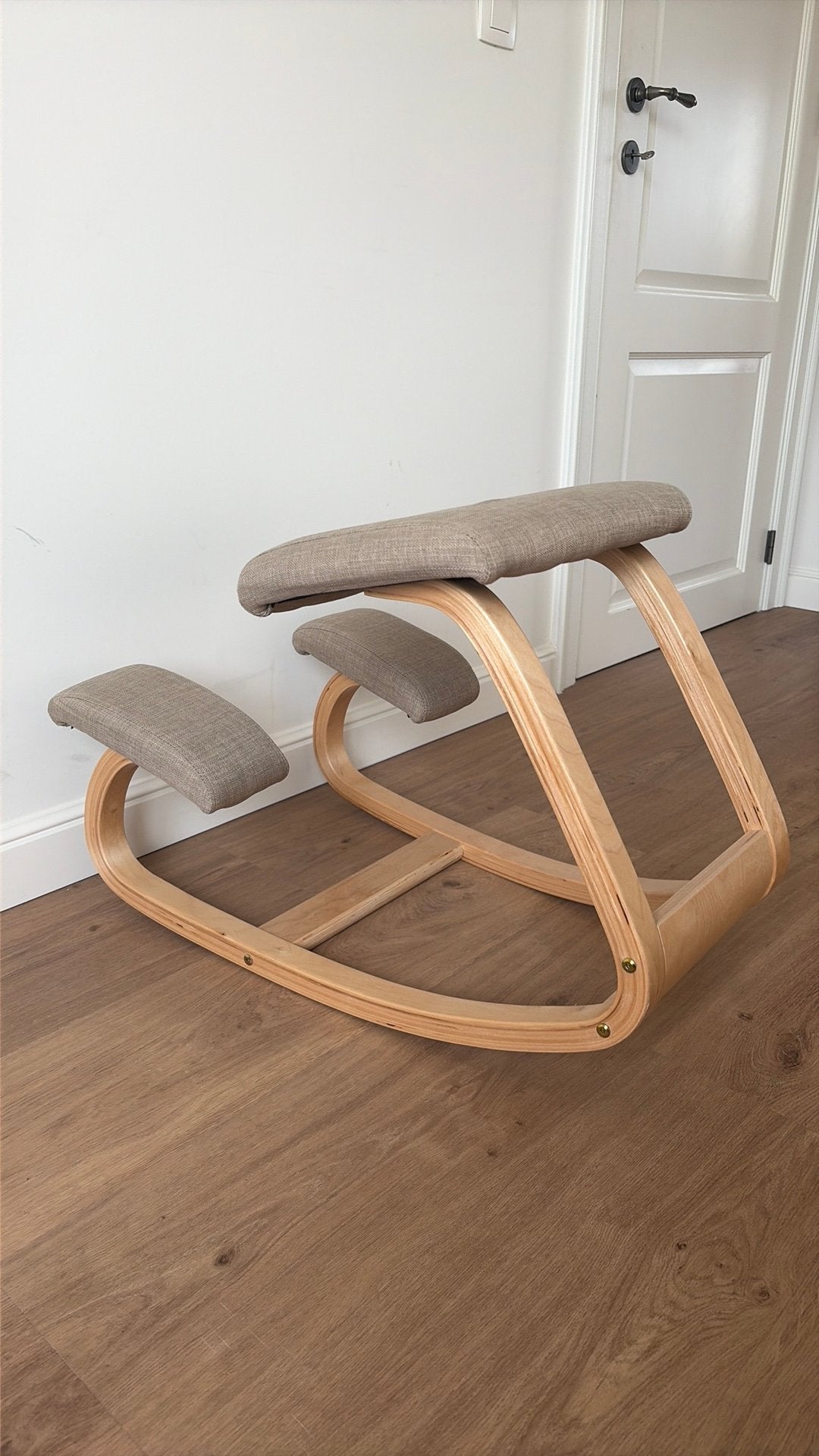 Chaise de bureau ergonomique et tabouret de bureau, Beige, Comme neuf, Enlèvement, Ergonomique