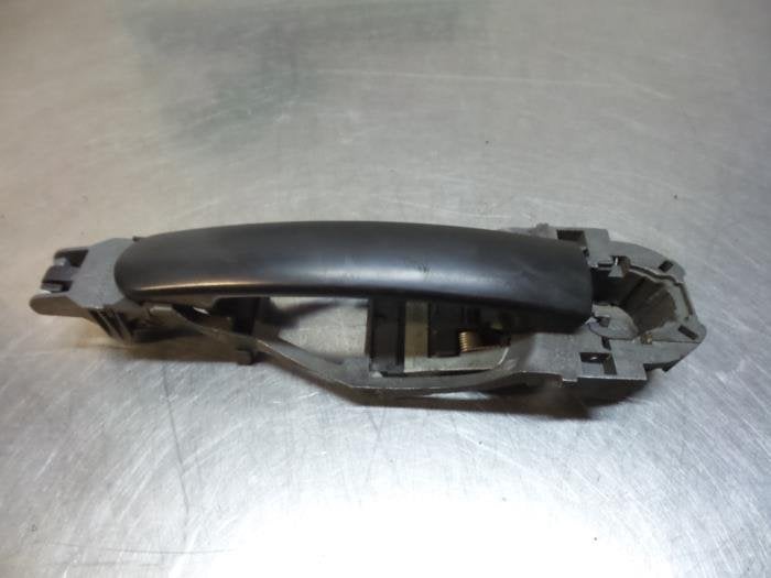 Poignée portière 2portes gauche d'un Volkswagen Polo (Polo, Volkswagen, -, Utilisé, -