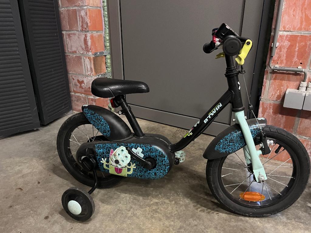 14 inch kinderfiets merk B'Twin (monster), Fietsen en Brommers, Ophalen, Gebruikt, Velgrem, Minder dan 16 inch