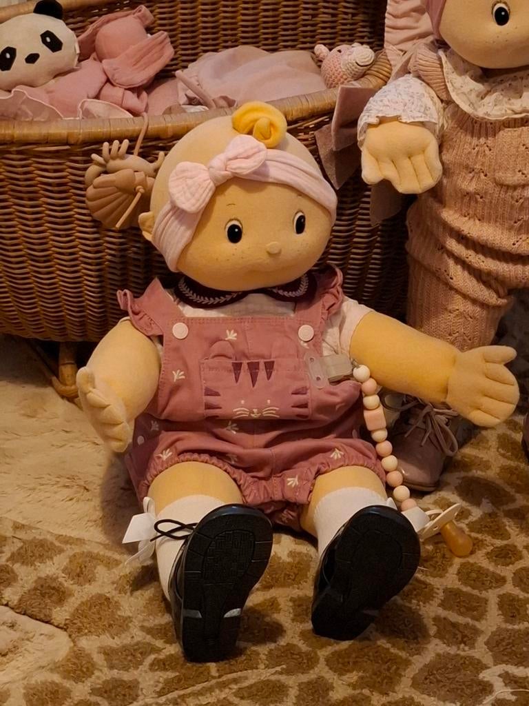 Mooie stoffen baby, Verzamelen, Ophalen of Verzenden, Pop