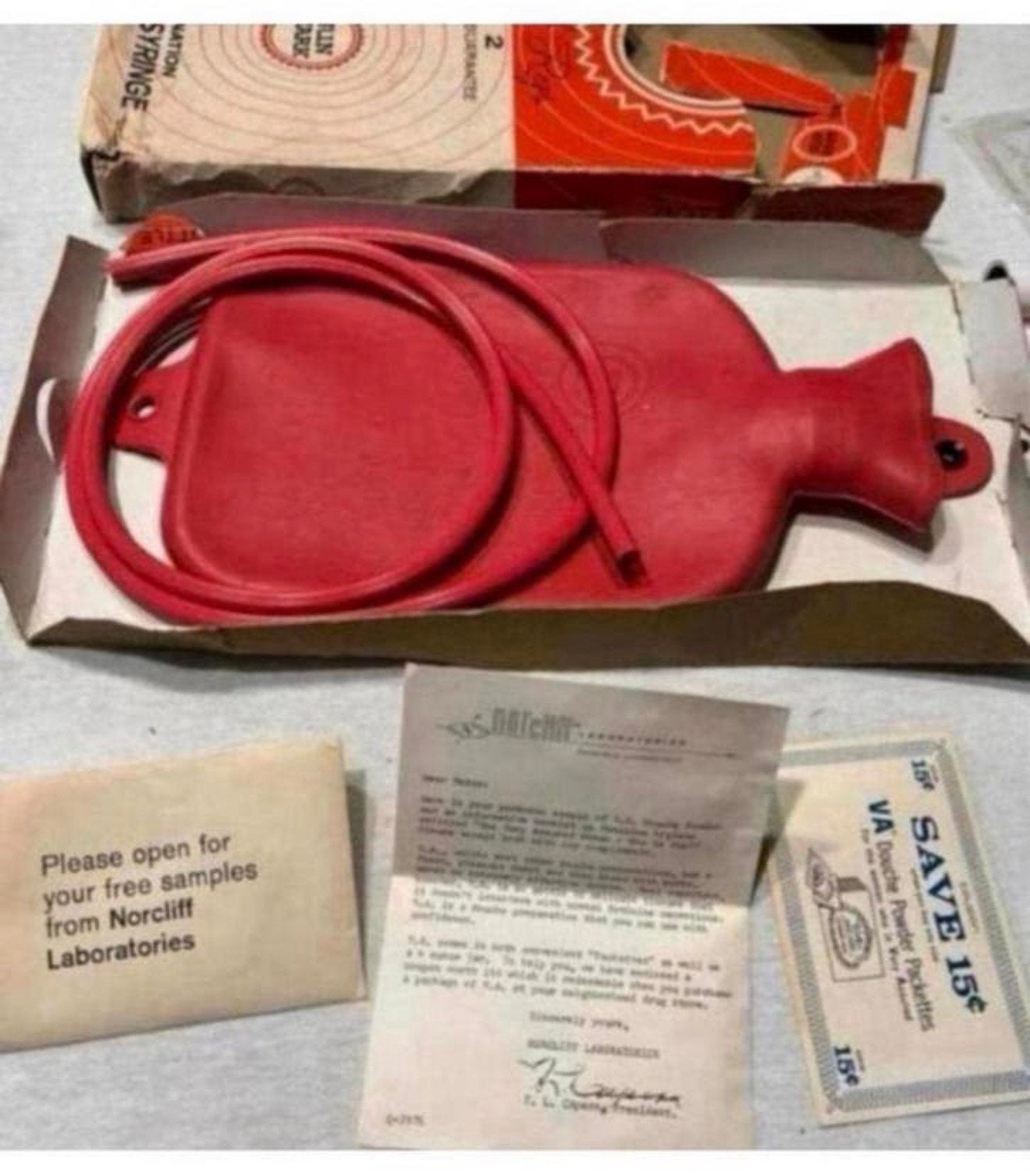 VINTAGE 1960 Sun Mark ST REGIS sac à eau en caoutchouc rouge, Enlèvement ou Envoi, Comme neuf