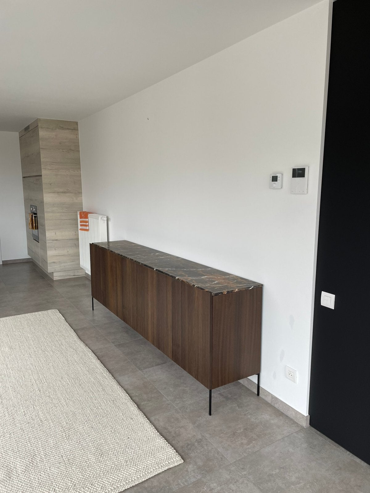 Dressoir en tv-meubel met marmeren blad, Huis en Inrichting, Ophalen, Eikenhout, Zo goed als nieuw, 200 cm of meer