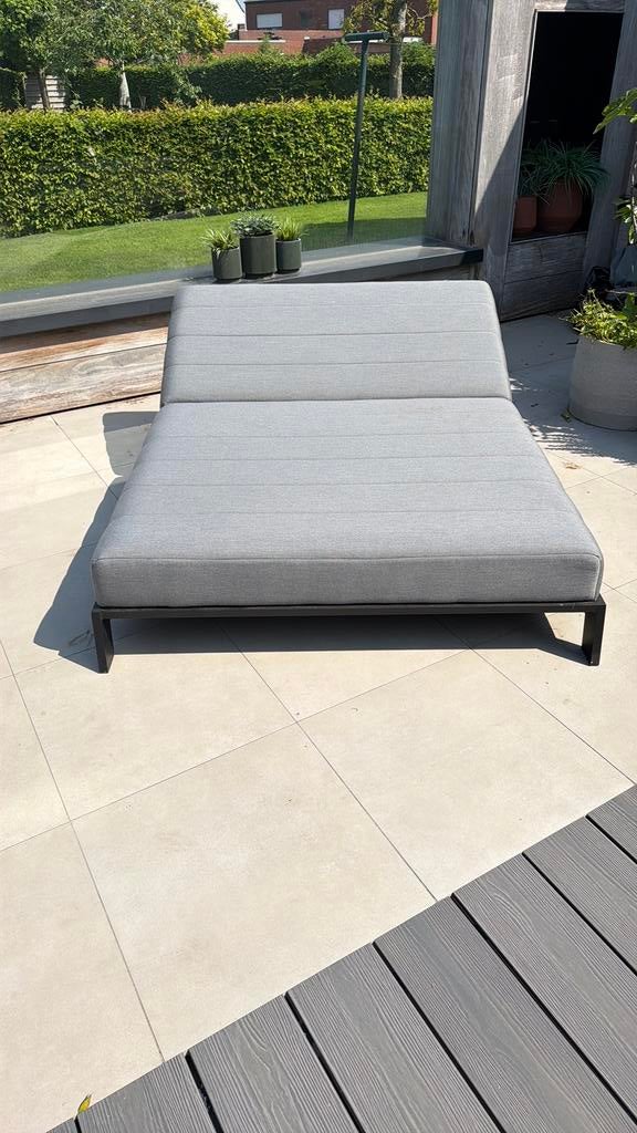 Dubbel ligbed grijs, Tuin en Terras, Ophalen, Zo goed als nieuw