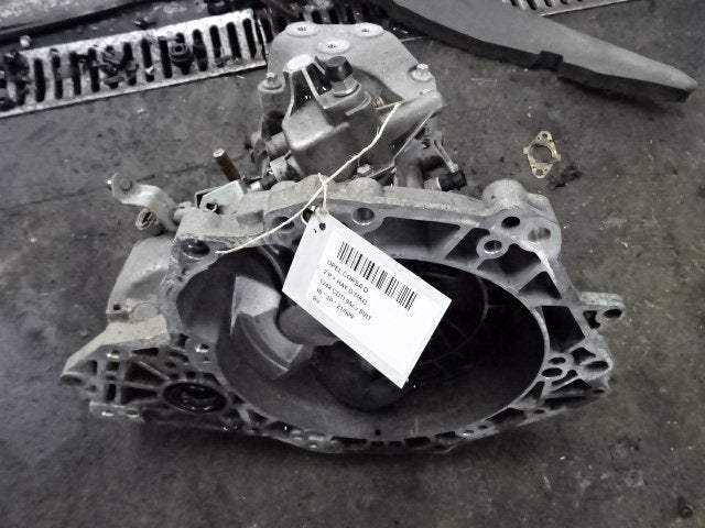 BOITE DE VITESSES MANUELLE Opel Corsa D (MKG), Opel, Opel Automobile GmbH, Utilisé, Kontakt-opel@opel.com