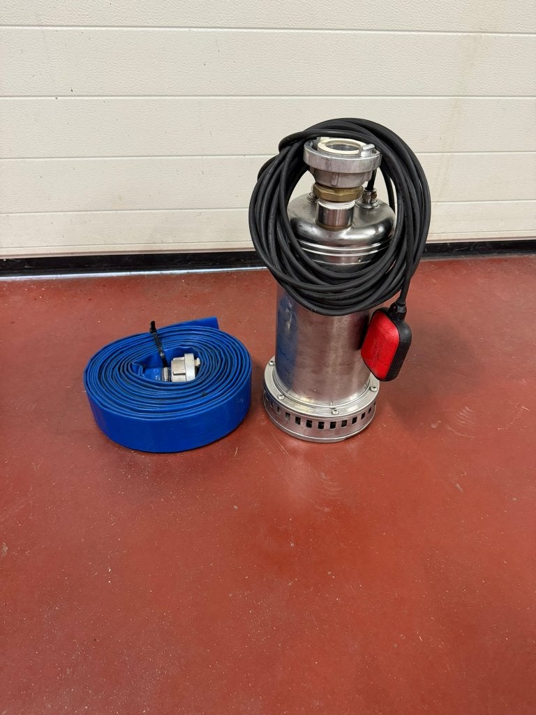 Dompelpomp DAB Drenag 1000 M-A met slang, Tuin en Terras, Waterpompen, Ophalen, Gebruikt, Elektrisch, Dompelpomp