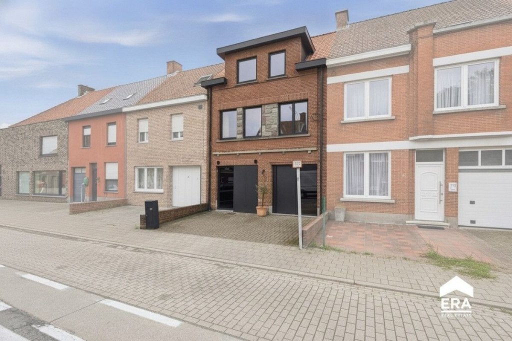 Unieke grenoveerde woning (198m²) met ruime tuin - Roeselare, Immo, Huizen en Appartementen te koop, Provincie West-Vlaanderen