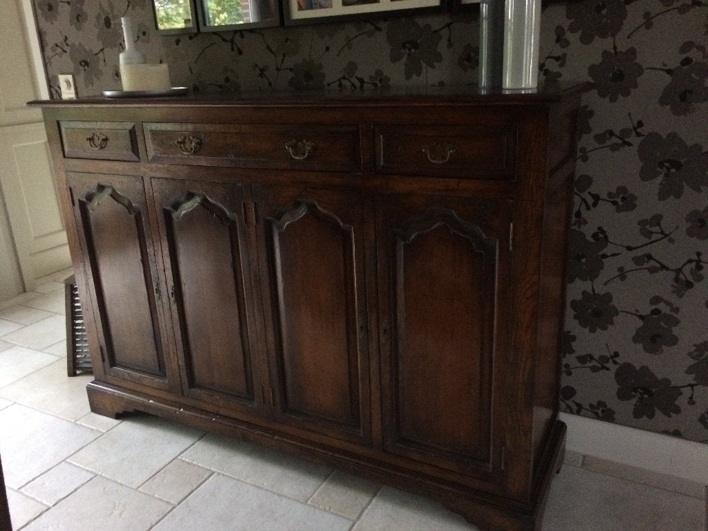Massief eiken buffetkast, Huis en Inrichting, Ophalen, Met deur(en), 100 tot 150 cm, 100 tot 150 cm