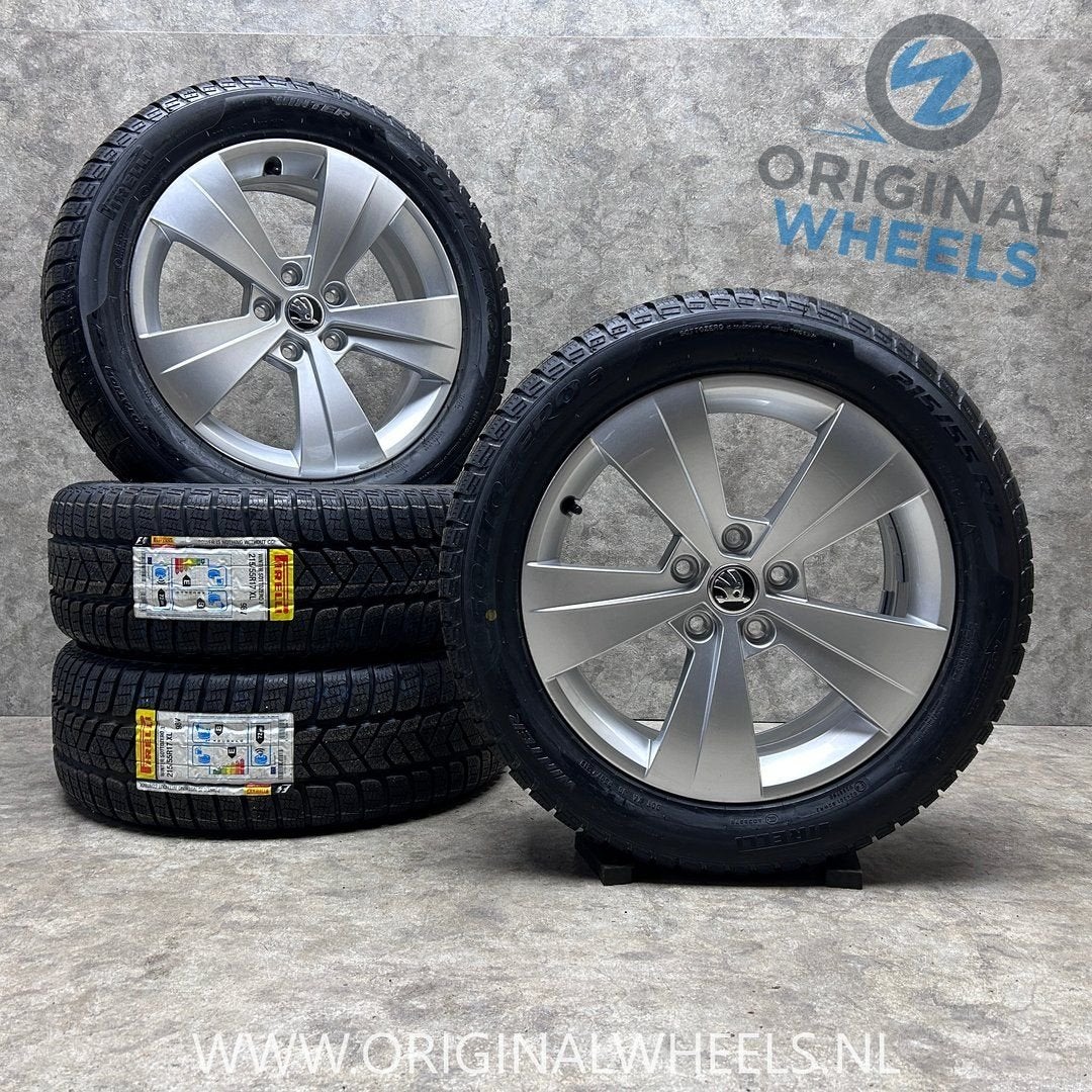 17  inch originele velgen + winterbanden  Skoda Superb, 215 mm, -, -, Banden en Velgen
