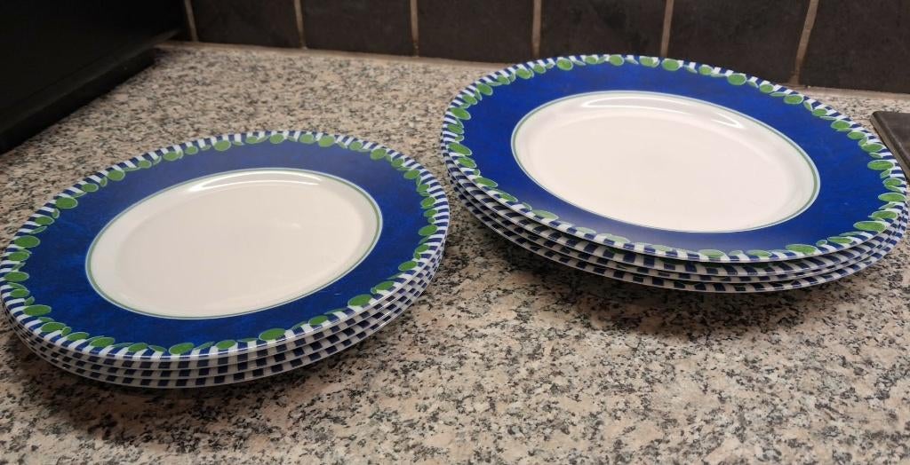 4 kleine blauwe borden en 4 platte borden, Ophalen, Gebruikt, Bord(en)